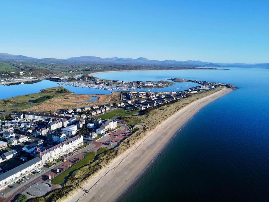 Beach Front Apartment 普尔赫利 外观 照片